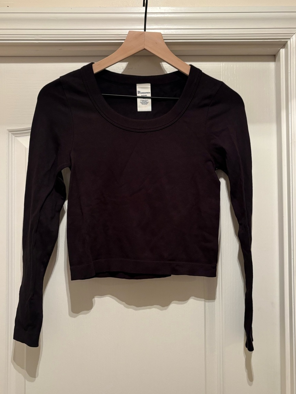 Women’s No Boundaries Seamless ribbed scoop neck black long sleeve size M NWT